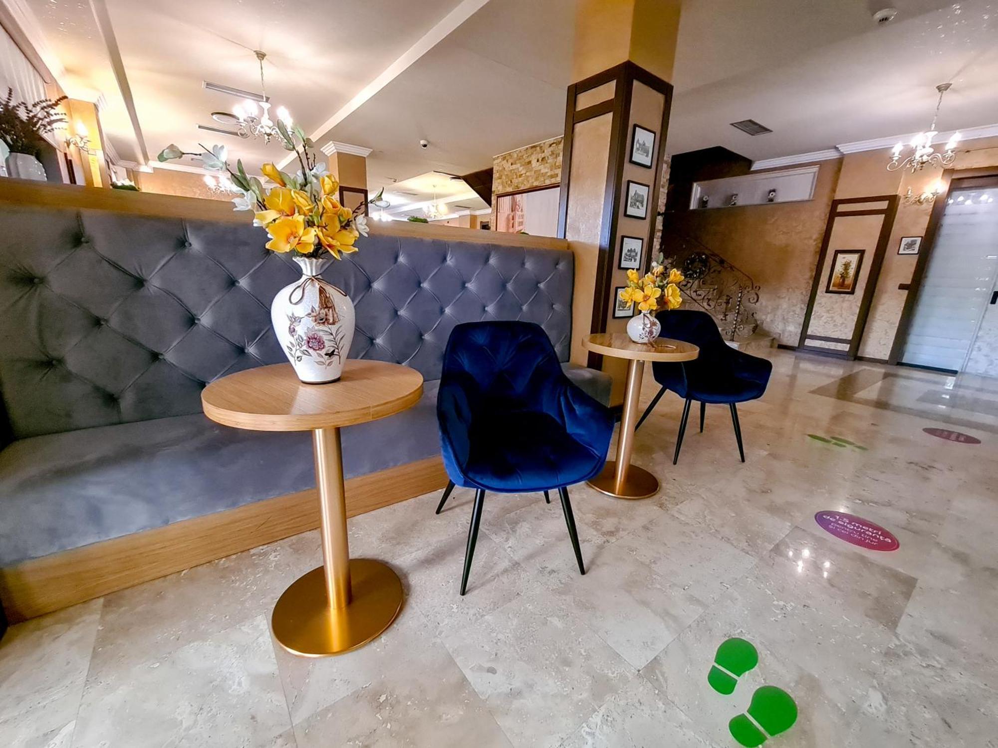 Hotel Yarus Plus 普洛耶什蒂 外观 照片