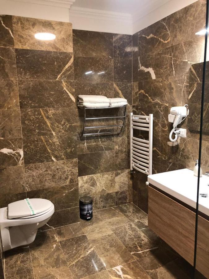 Hotel Yarus Plus 普洛耶什蒂 外观 照片