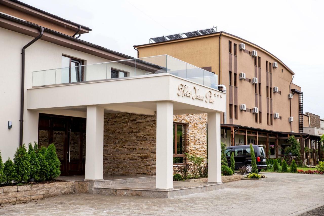 Hotel Yarus Plus 普洛耶什蒂 外观 照片