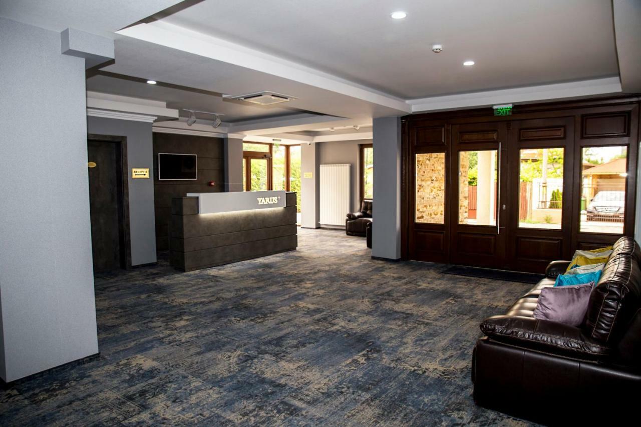 Hotel Yarus Plus 普洛耶什蒂 外观 照片