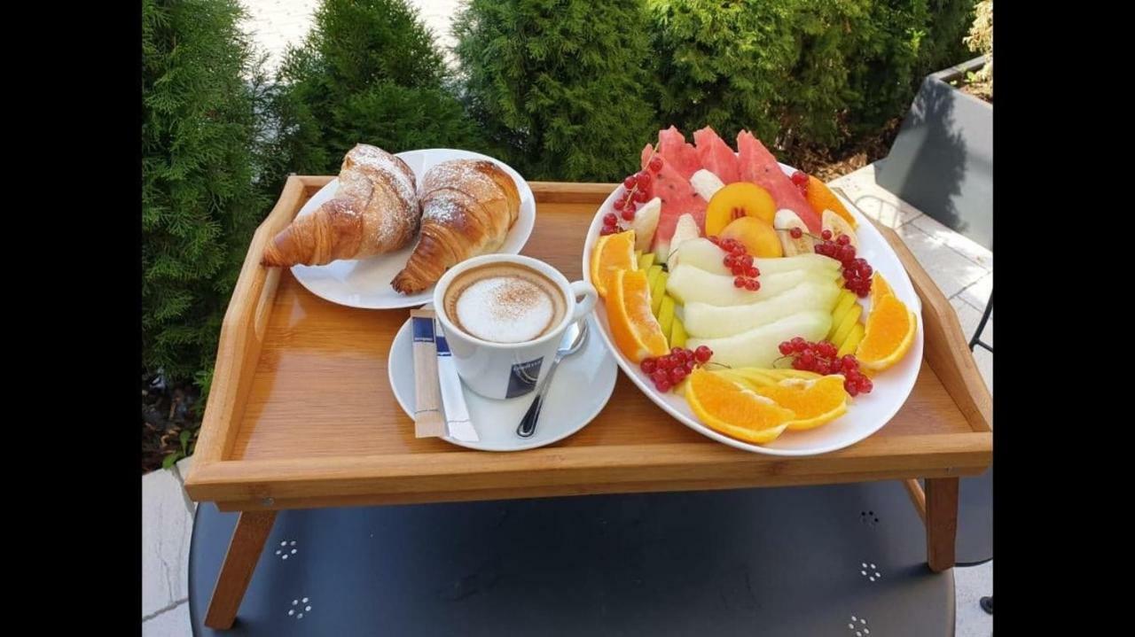 Hotel Yarus Plus 普洛耶什蒂 外观 照片