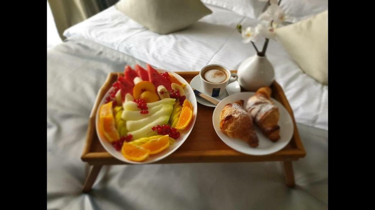 Hotel Yarus Plus 普洛耶什蒂 外观 照片