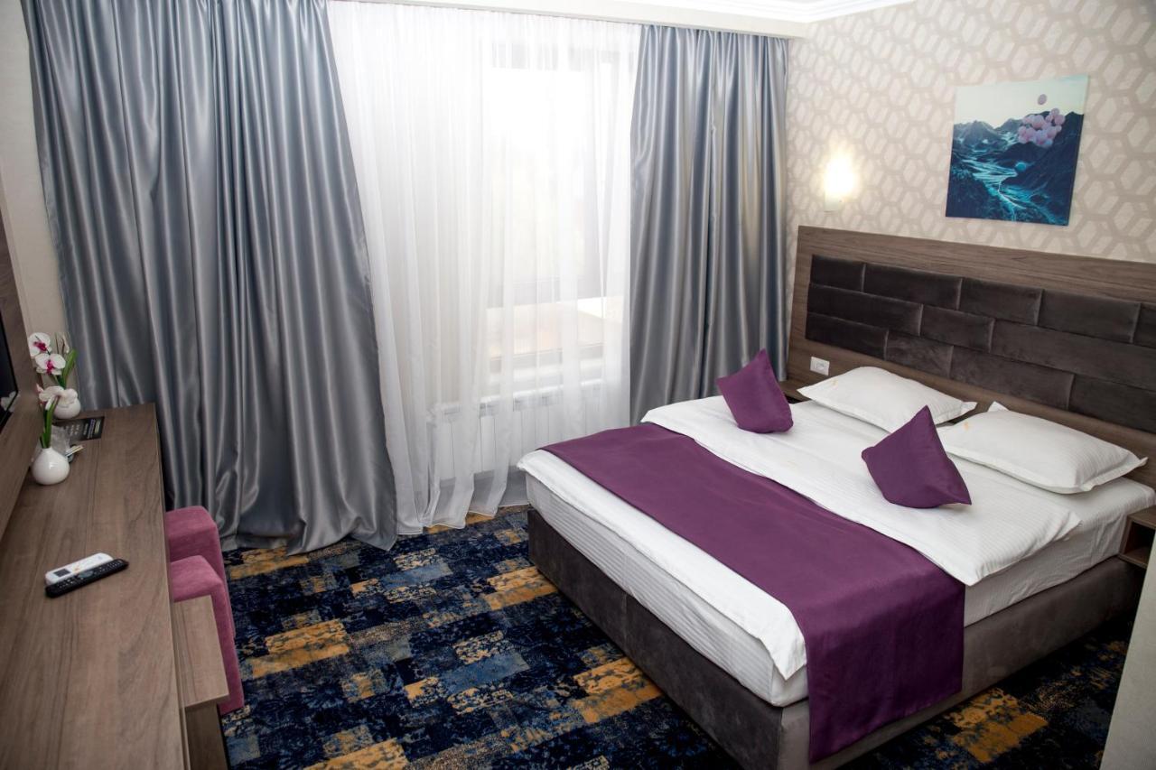 Hotel Yarus Plus 普洛耶什蒂 外观 照片