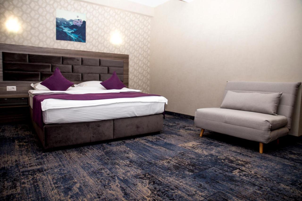 Hotel Yarus Plus 普洛耶什蒂 外观 照片
